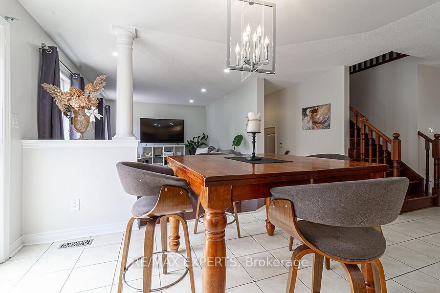 Photo 25 of 19 Sandway Drive, Brampton, Fletcher's Meadow — HOMEH