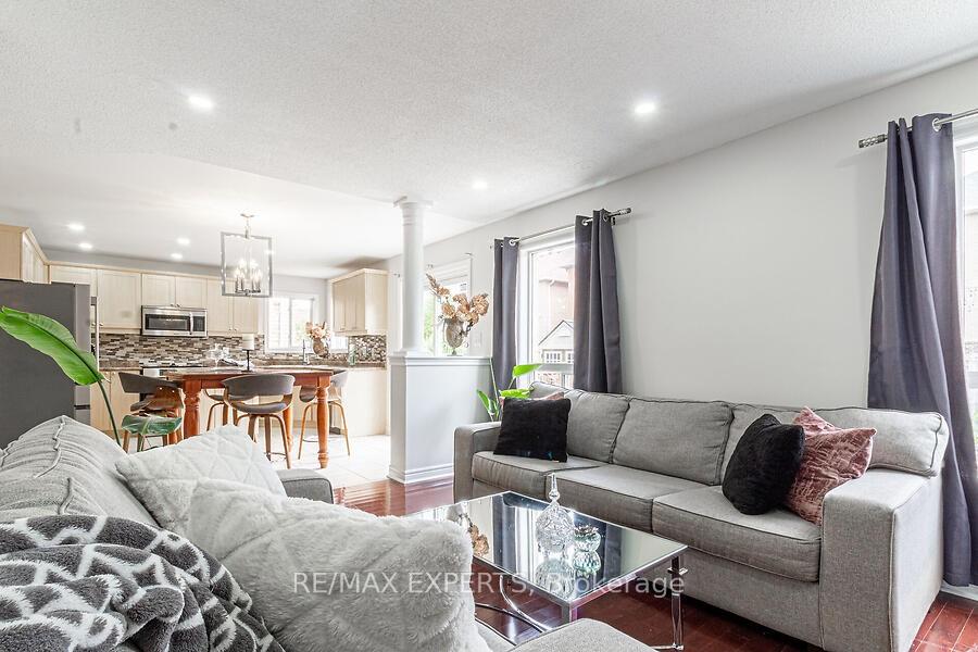 Photo 13 of 19 Sandway Drive, Brampton, Fletcher's Meadow — HOMEH
