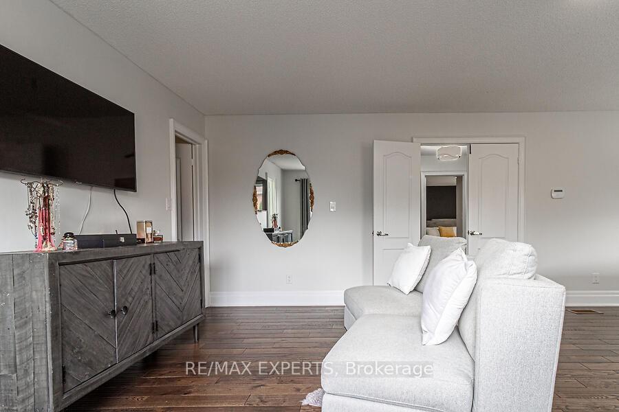 Photo 9 of 19 Sandway Drive, Brampton, Fletcher's Meadow — HOMEH