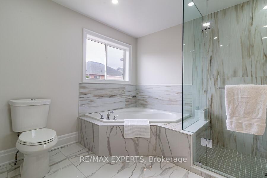 Photo 10 of 19 Sandway Drive, Brampton, Fletcher's Meadow — HOMEH