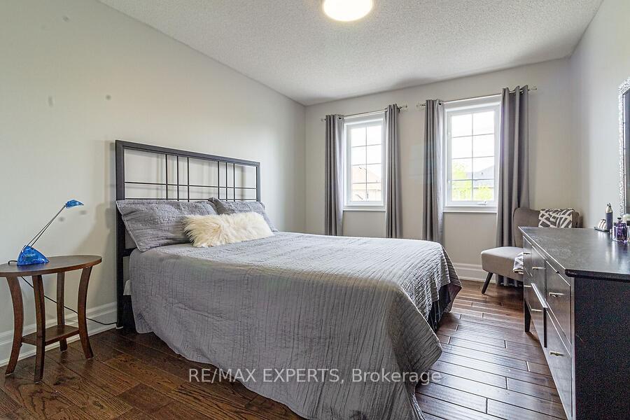 Photo 15 of 19 Sandway Drive, Brampton, Fletcher's Meadow — HOMEH