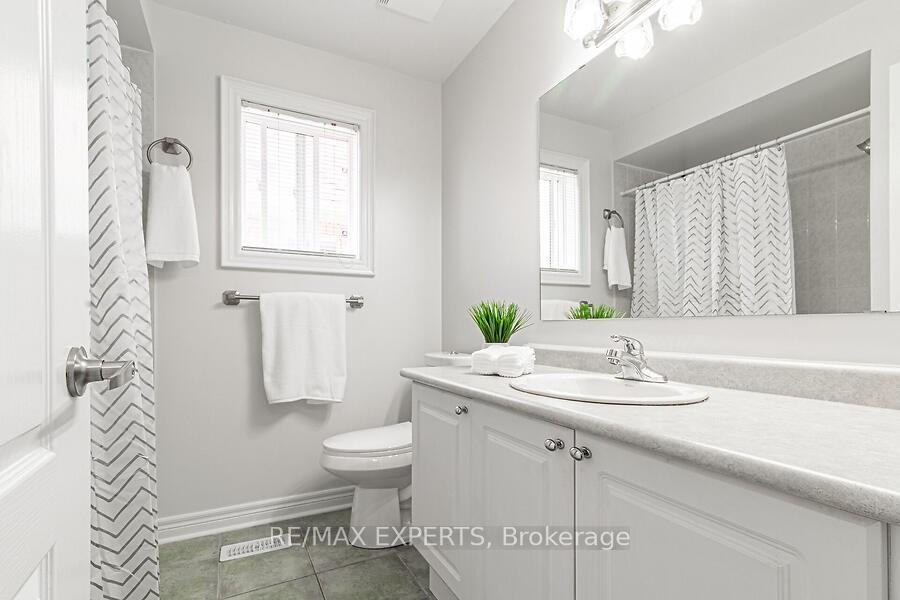 Photo 28 of 19 Sandway Drive, Brampton, Fletcher's Meadow — HOMEH
