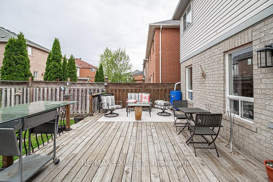 Photo 18 of 19 Sandway Drive, Brampton, Fletcher's Meadow — HOMEH