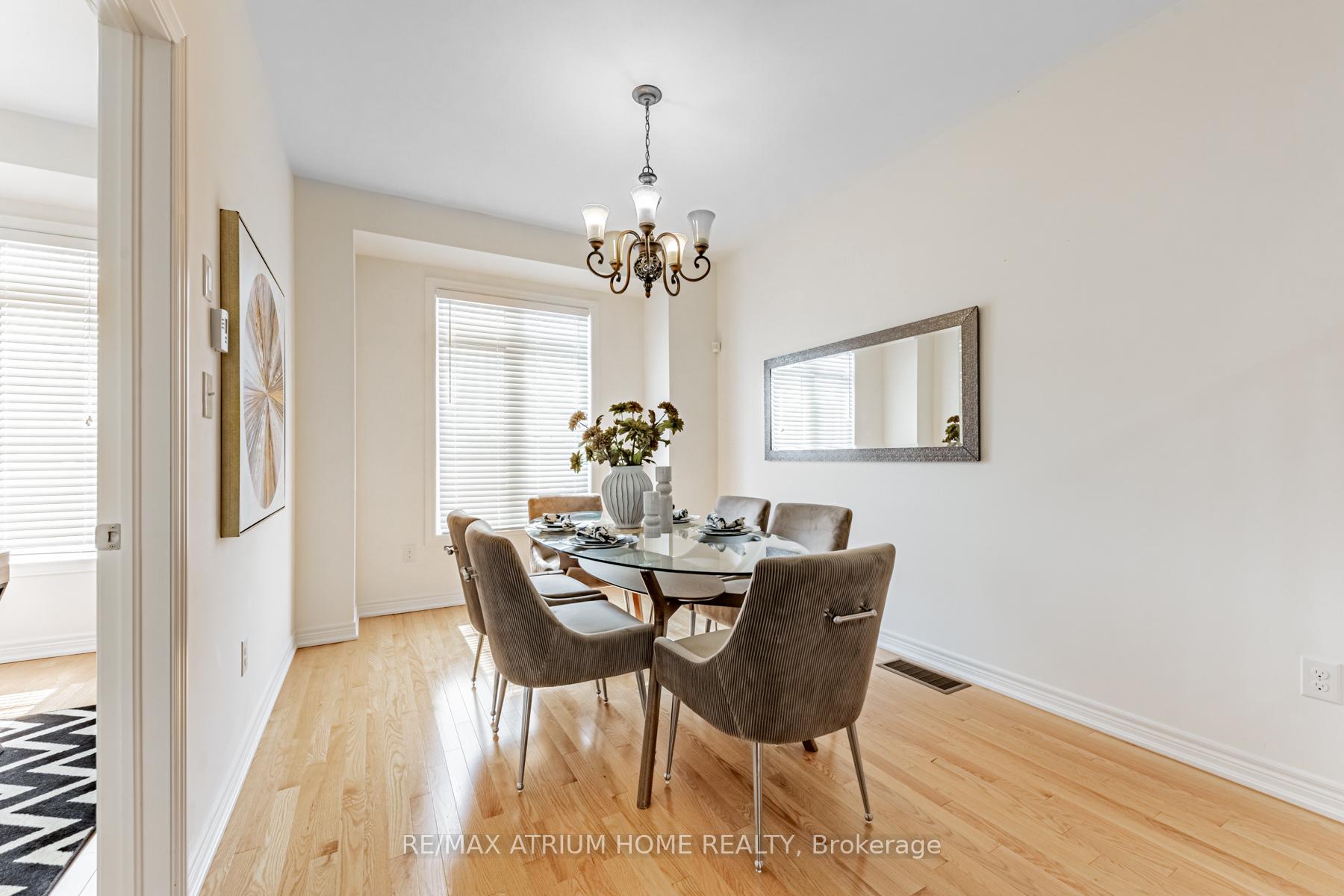 Photo 14 of 166 Elgin Mills Rd W, Richmond Hill, Jefferson — HOMEH