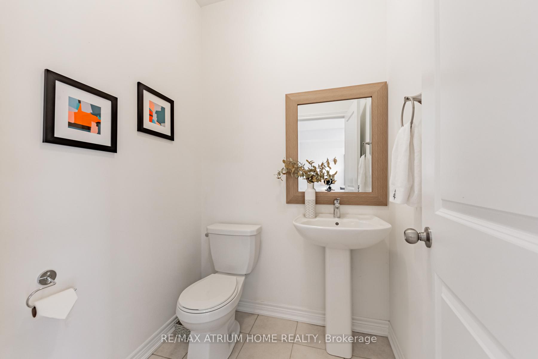 Photo 16 of 166 Elgin Mills Rd W, Richmond Hill, Jefferson — HOMEH