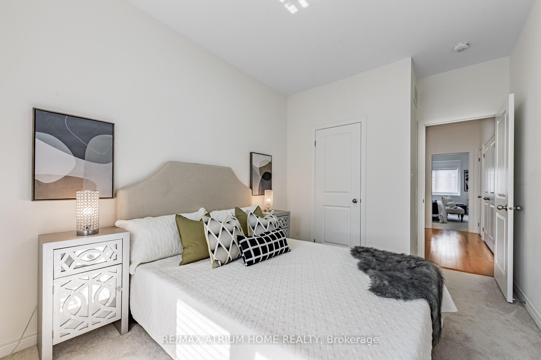 Photo 26 of 166 Elgin Mills Rd W, Richmond Hill, Jefferson — HOMEH