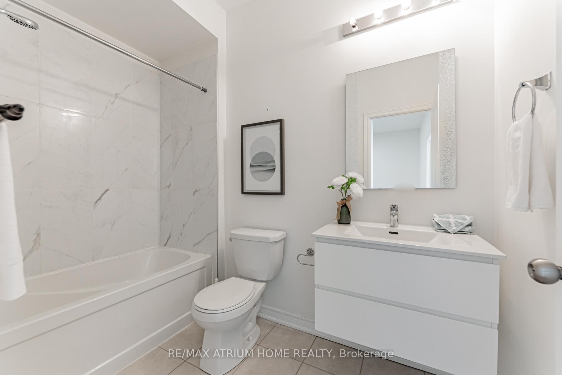 Photo 28 of 166 Elgin Mills Rd W, Richmond Hill, Jefferson — HOMEH