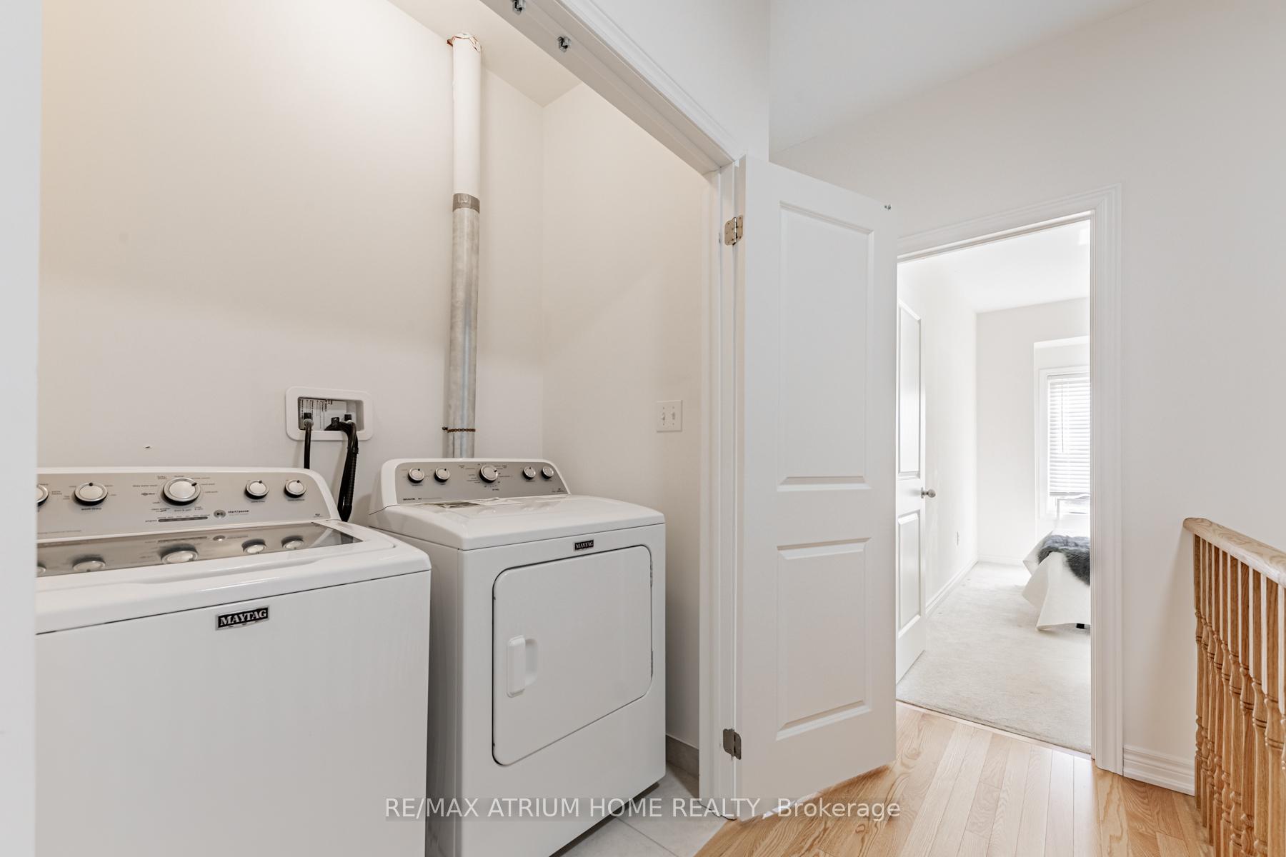 Photo 32 of 166 Elgin Mills Rd W, Richmond Hill, Jefferson — HOMEH