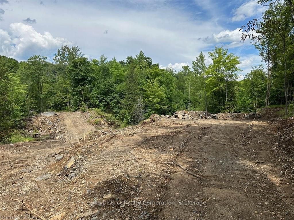 Photo 3 of 1121 Brewer Road, Frontenac, Frontenac Centre — HOMEH