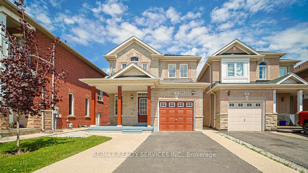 Front of 33 Fishing Crescent