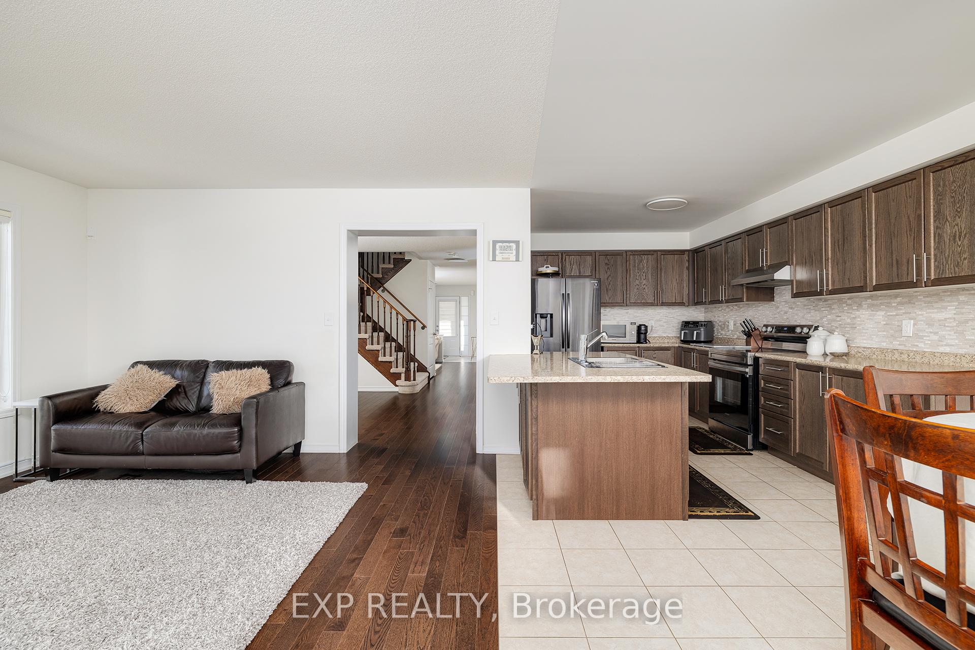 Photo 13 of 2344 Equestrian Crescent, Oshawa, Windfields — HOMEH
