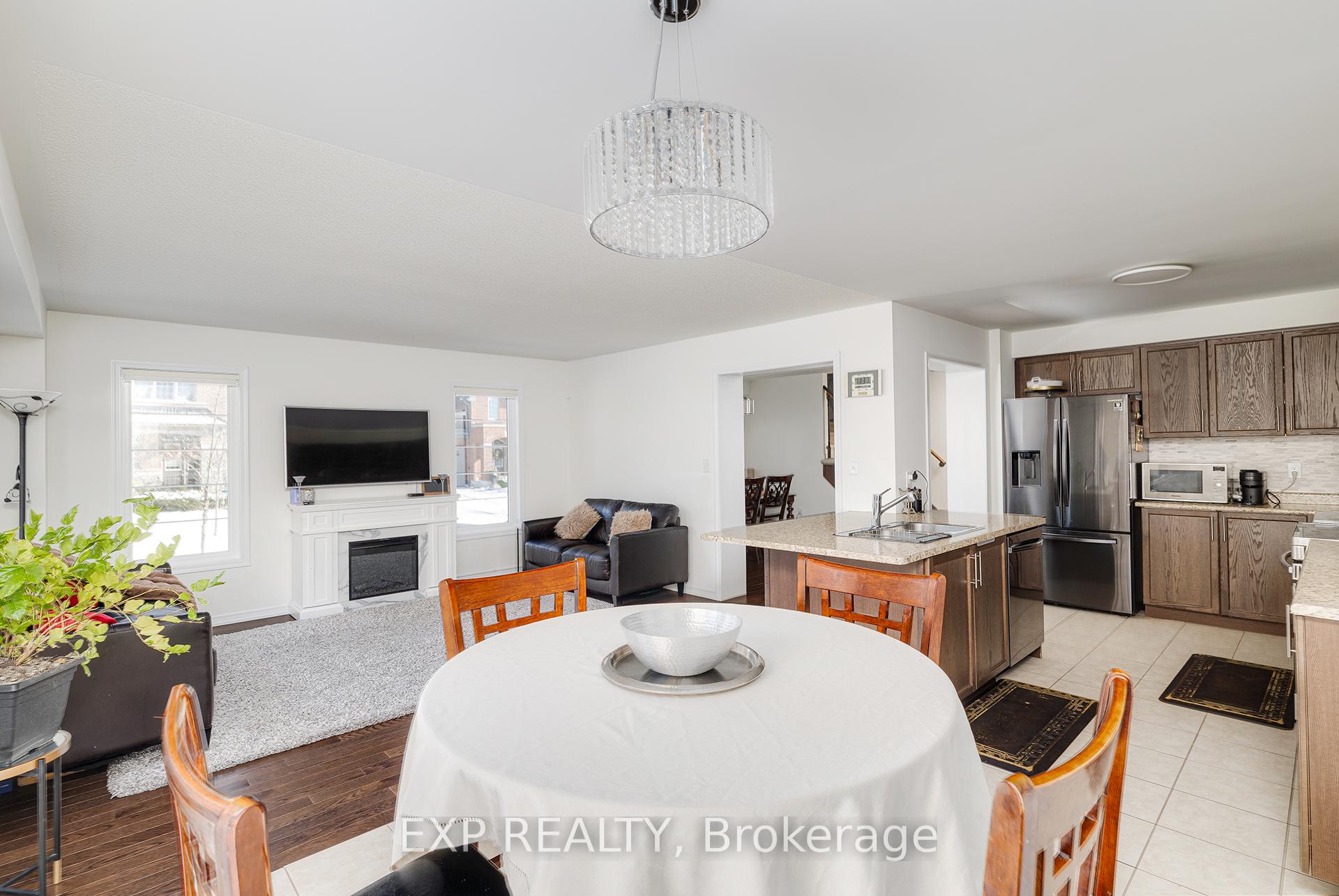 Photo 14 of 2344 Equestrian Crescent, Oshawa, Windfields — HOMEH