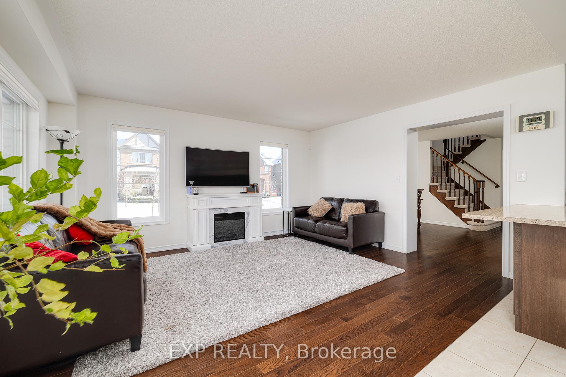 Photo 15 of 2344 Equestrian Crescent, Oshawa, Windfields — HOMEH
