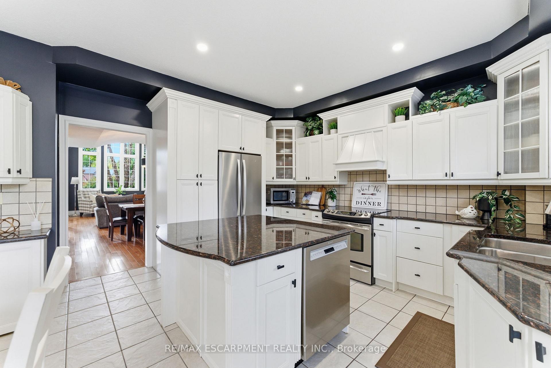 Photo 11 of 79 Commando Court, Hamilton, Waterdown — HOMEH