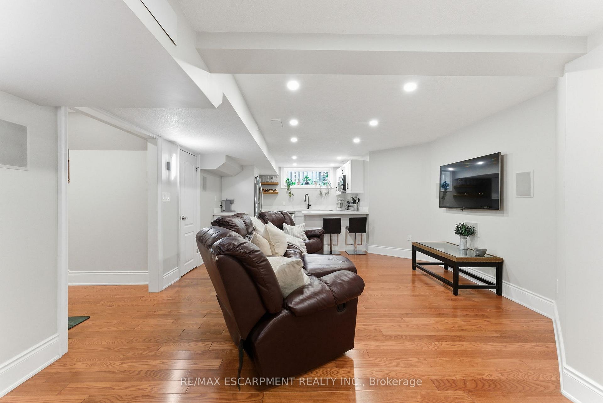 Photo 29 of 79 Commando Court, Hamilton, Waterdown — HOMEH