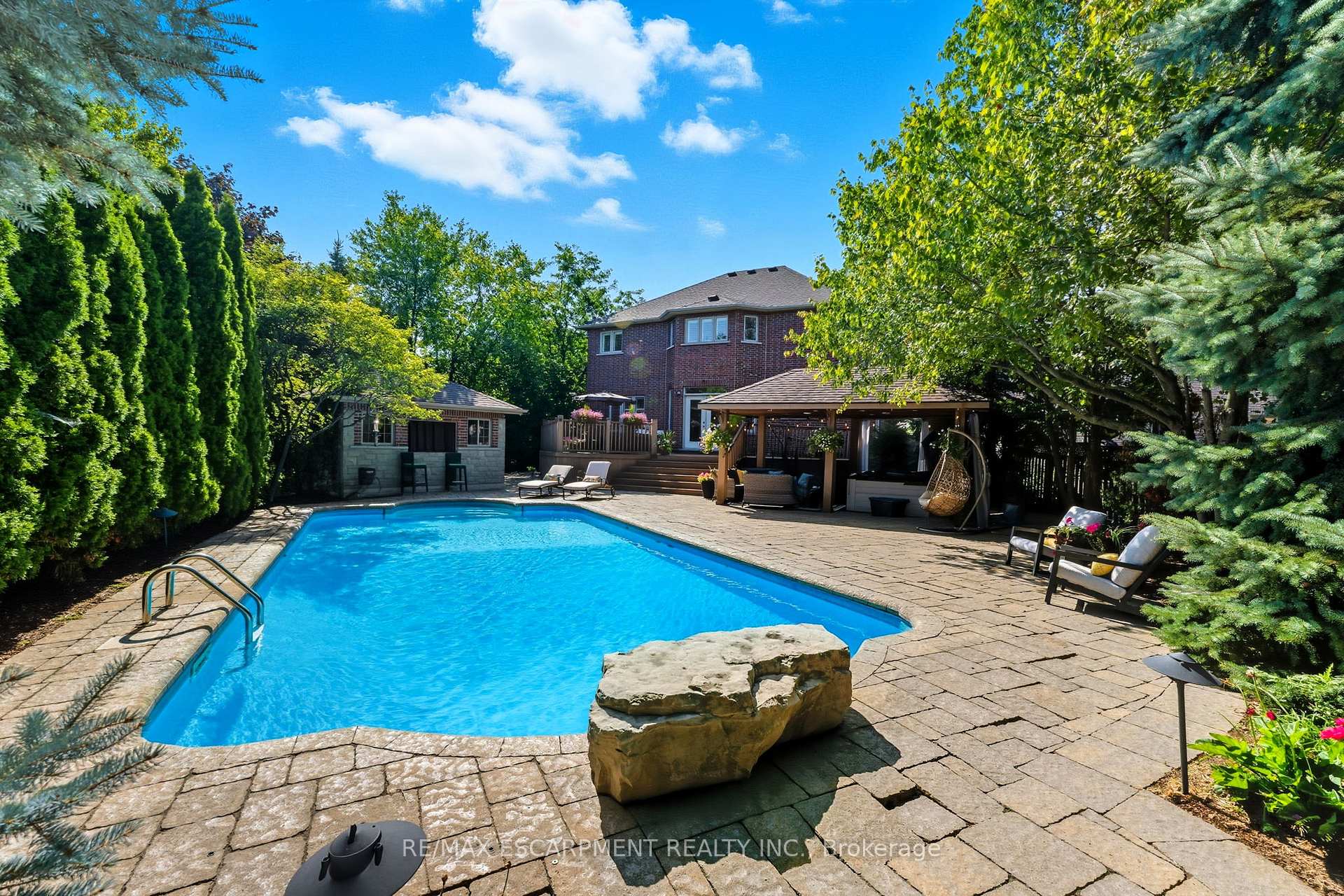 Photo 37 of 79 Commando Court, Hamilton, Waterdown — HOMEH