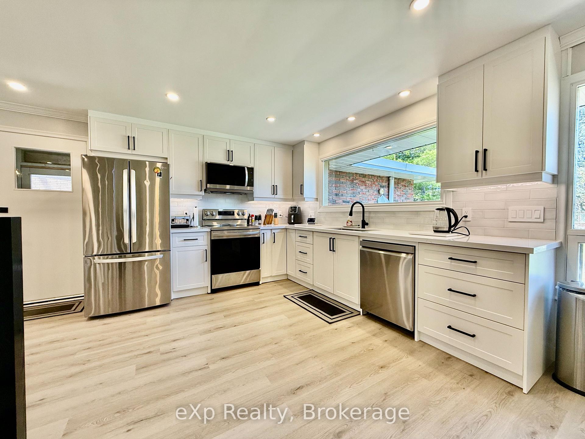 Photo 7 of 410 Cayley Street, Brockton — HOMEH