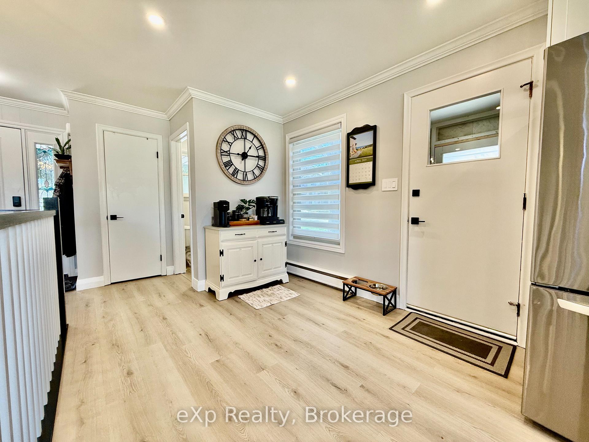 Photo 17 of 410 Cayley Street, Brockton — HOMEH
