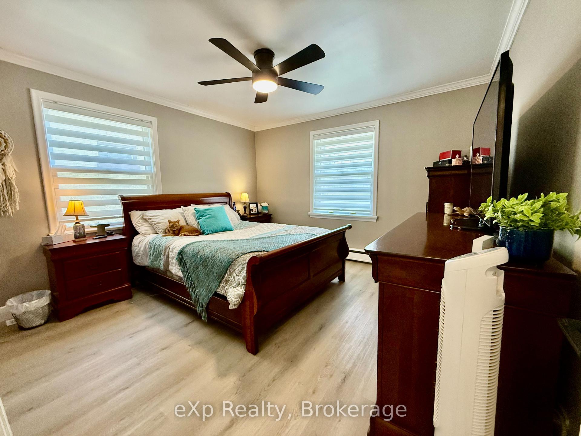 Photo 14 of 410 Cayley Street, Brockton — HOMEH