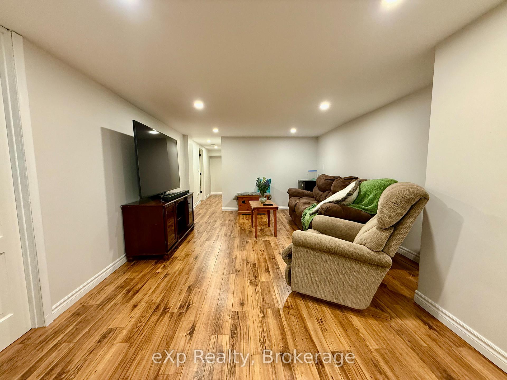 Photo 13 of 410 Cayley Street, Brockton — HOMEH