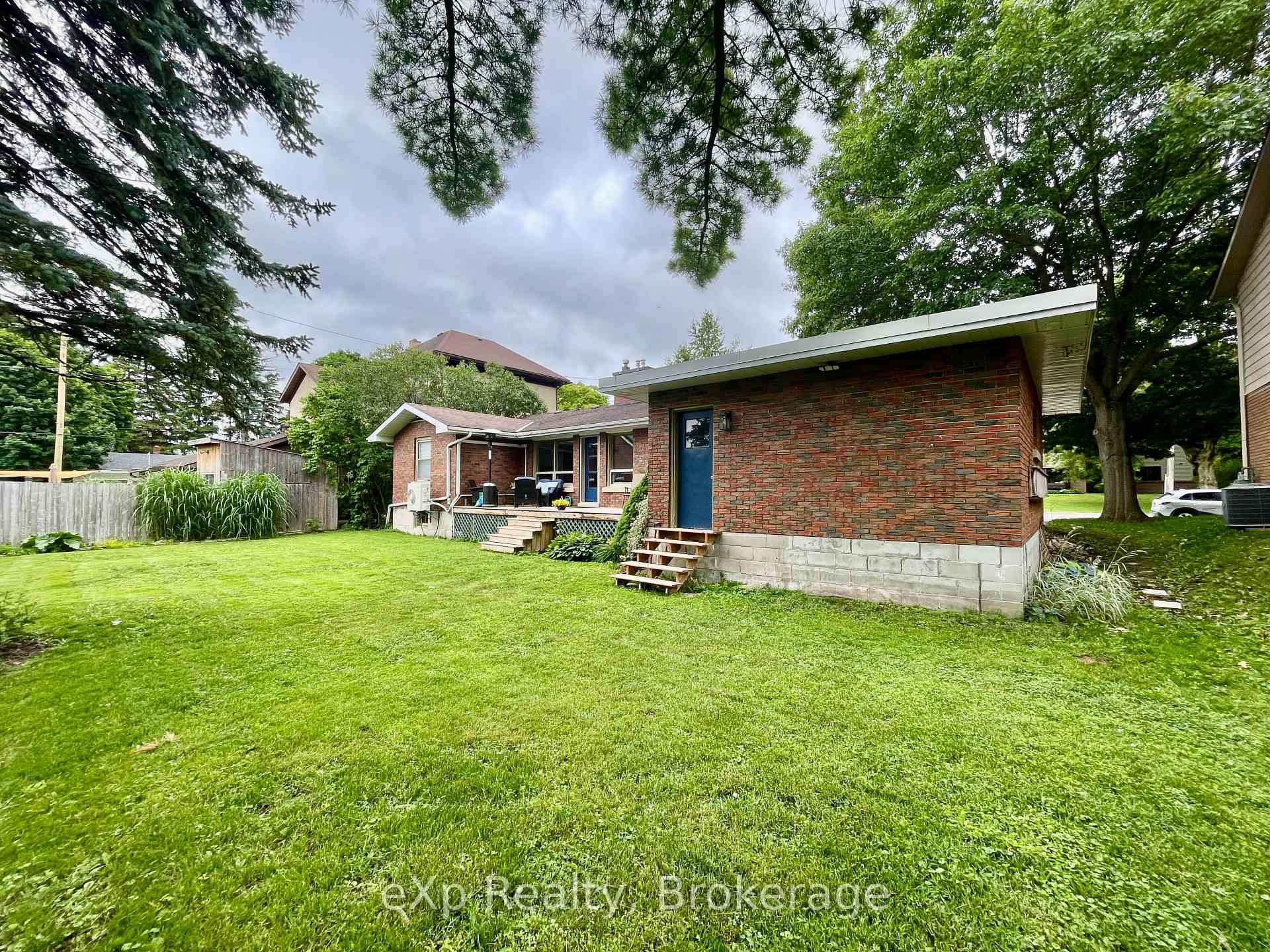 Photo 18 of 410 Cayley Street, Brockton — HOMEH