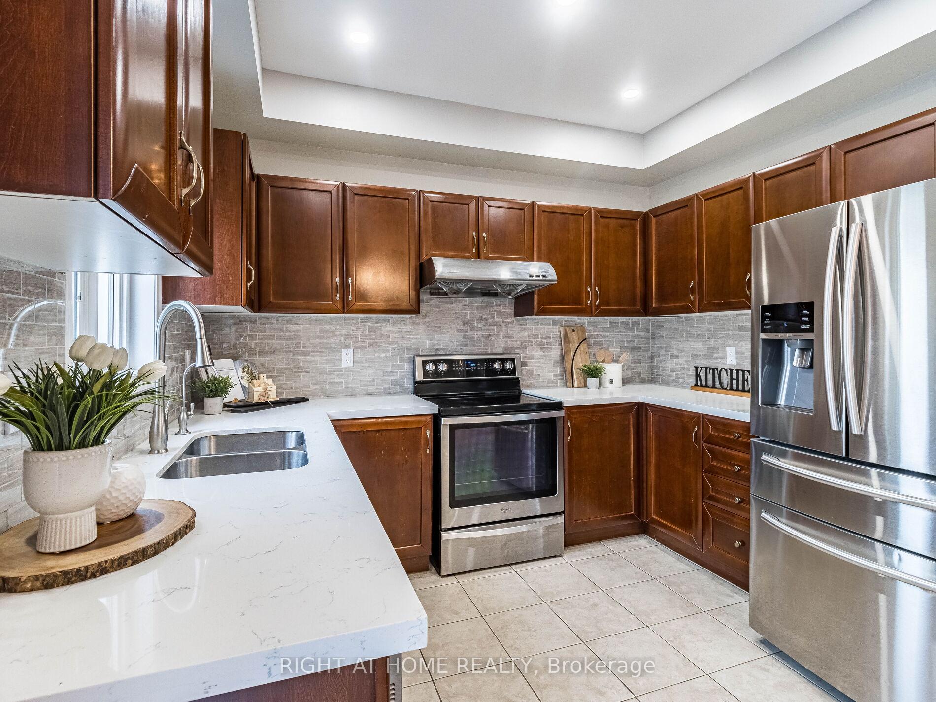 Photo 11 of 956 Ormond Drive, Oshawa, Samac — HOMEH