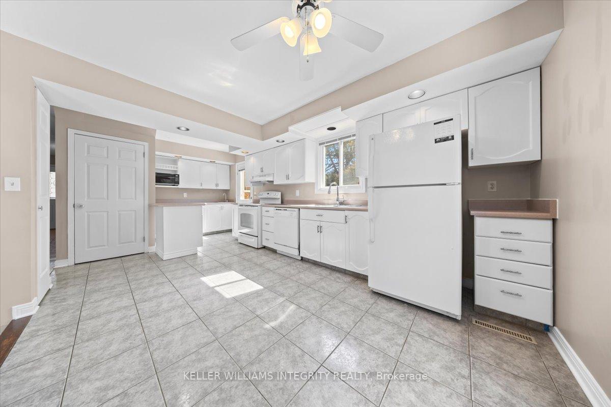 Photo 36 of 38 Thare Crescent, Ottawa, Barrhaven - Knollsbrook — HOMEH