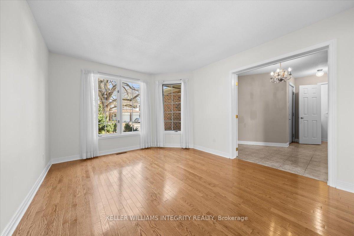 Photo 11 of 38 Thare Crescent, Ottawa, Barrhaven - Knollsbrook — HOMEH