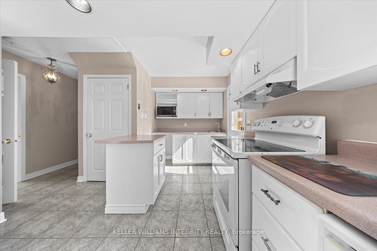 Photo 19 of 38 Thare Crescent, Ottawa, Barrhaven - Knollsbrook — HOMEH