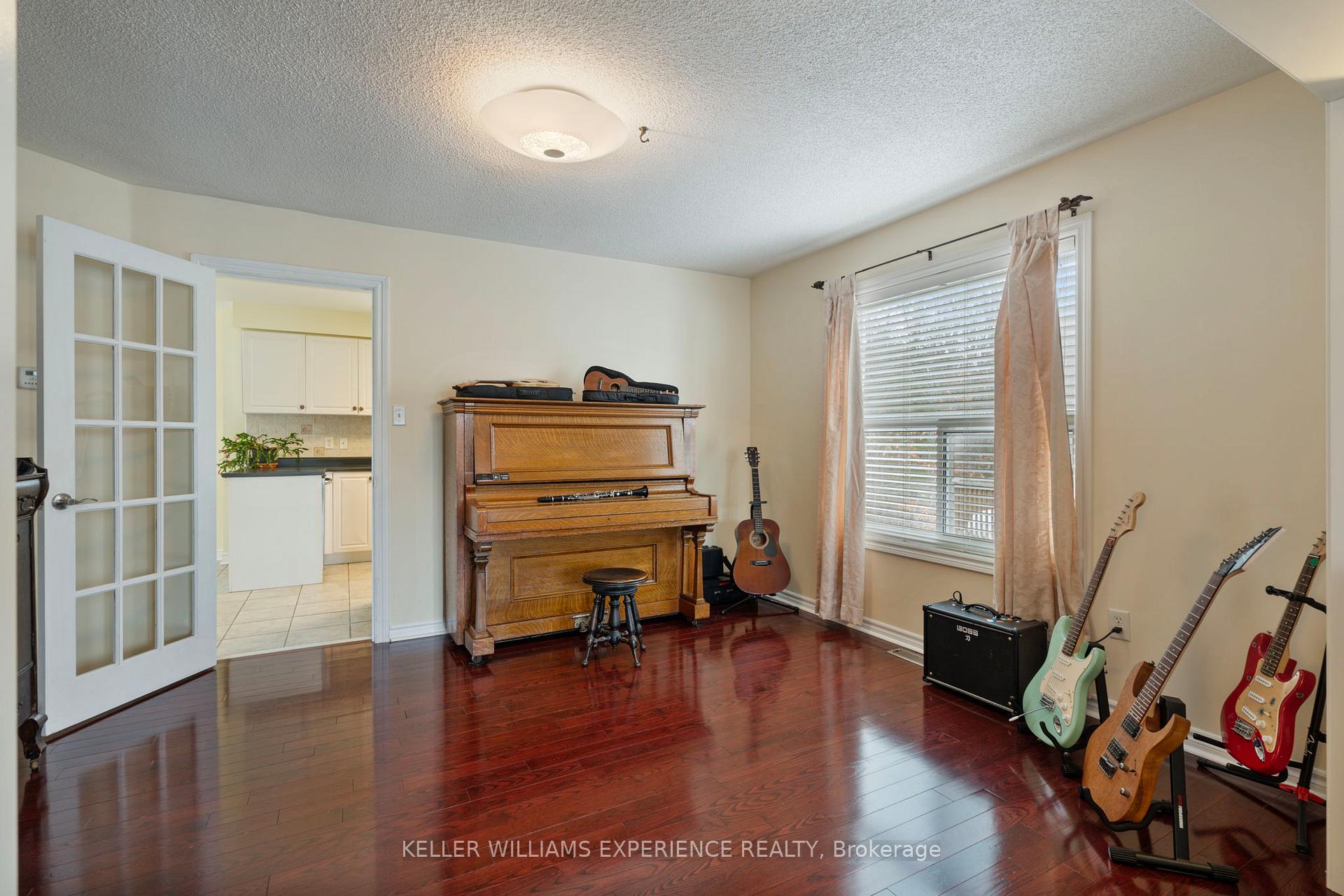 Photo 12 of 61 Grant's Way, Barrie, Ardagh — HOMEH