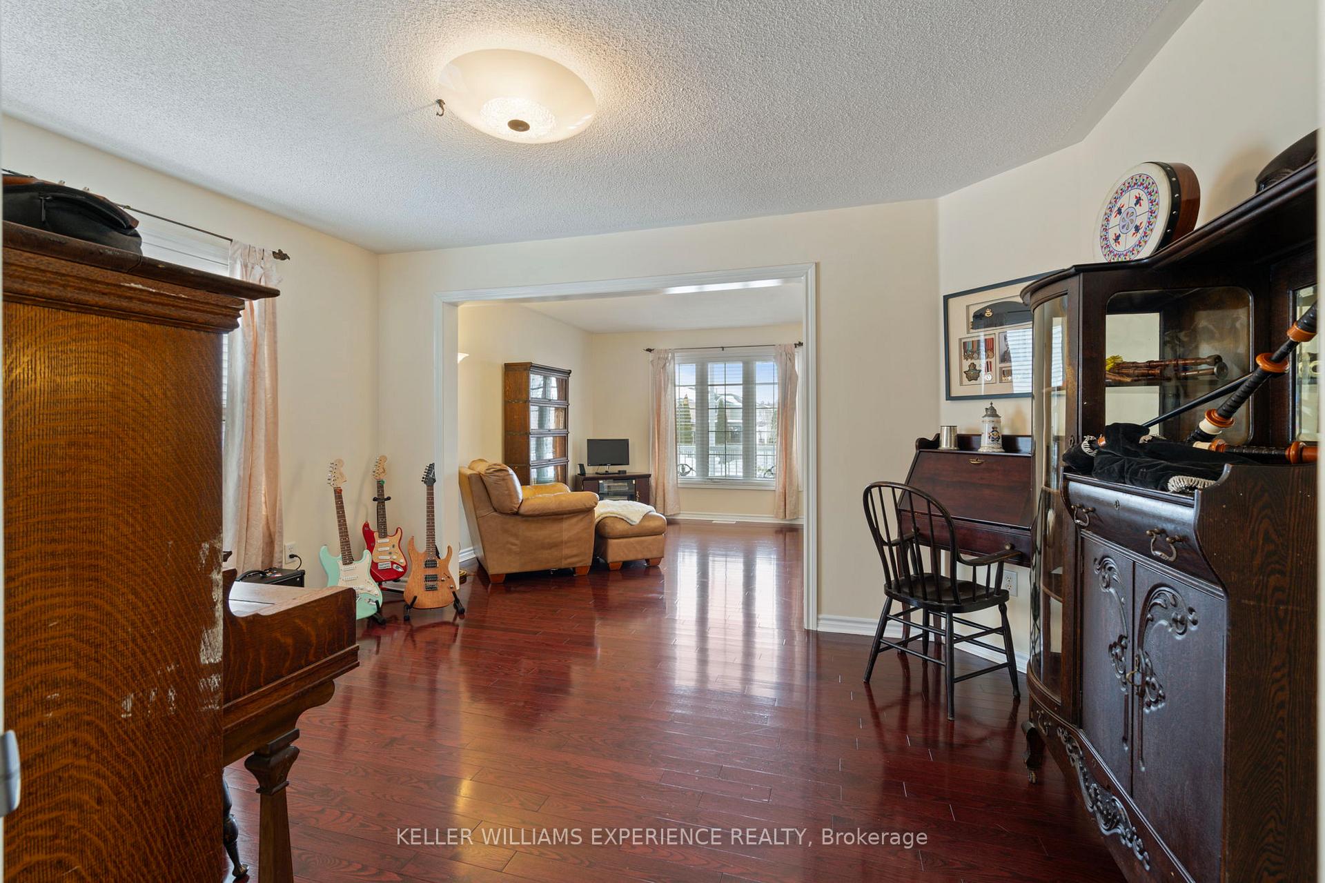 Photo 14 of 61 Grant's Way, Barrie, Ardagh — HOMEH