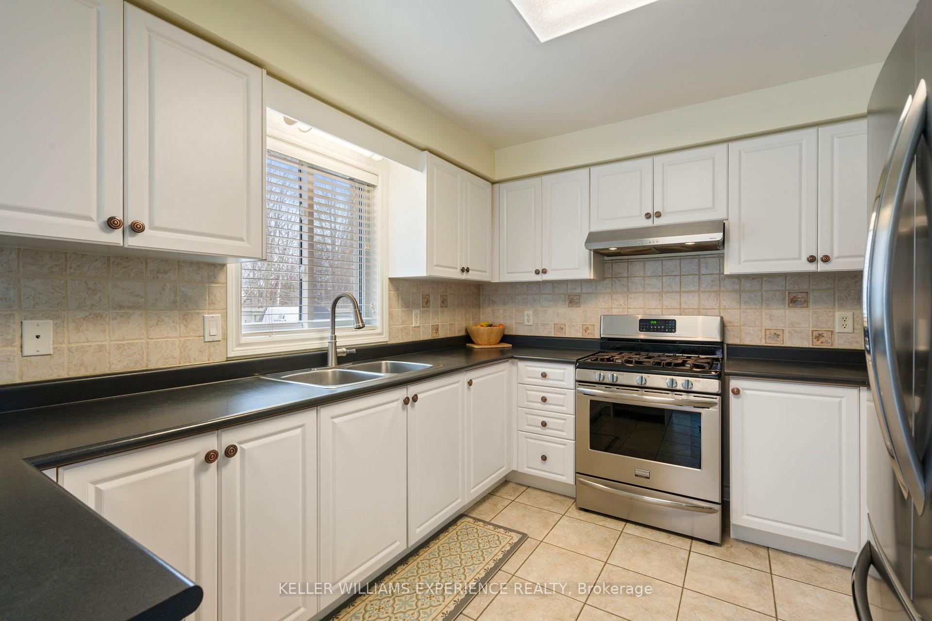 Photo 19 of 61 Grant's Way, Barrie, Ardagh — HOMEH