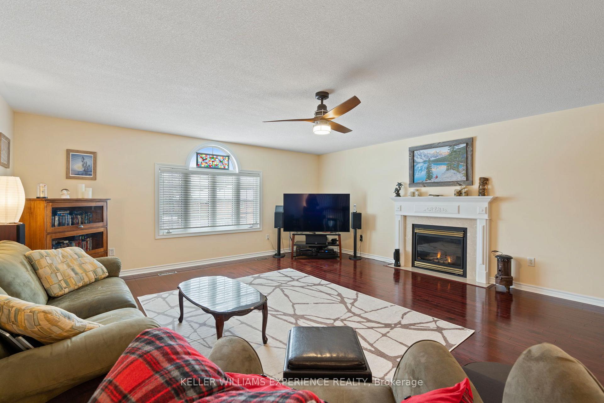 Photo 25 of 61 Grant's Way, Barrie, Ardagh — HOMEH