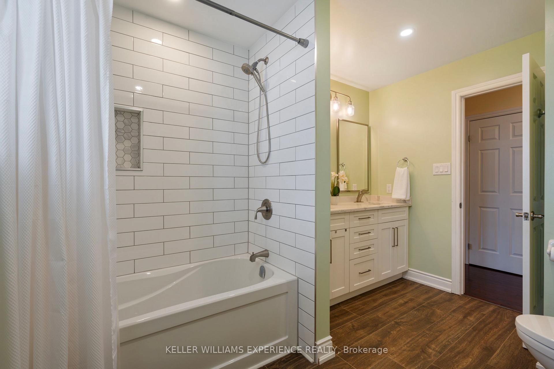 Photo 32 of 61 Grant's Way, Barrie, Ardagh — HOMEH