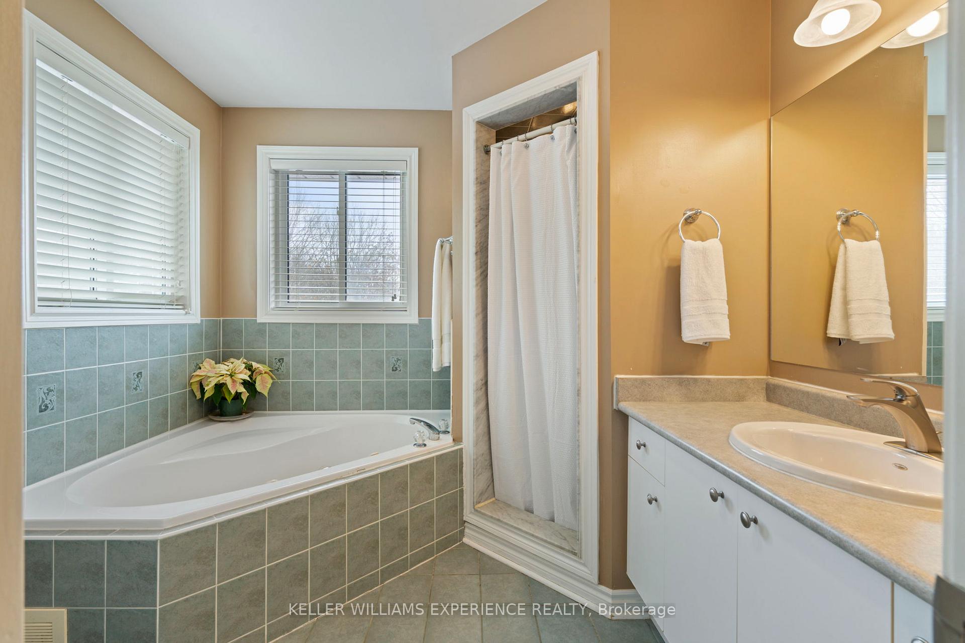 Photo 37 of 61 Grant's Way, Barrie, Ardagh — HOMEH