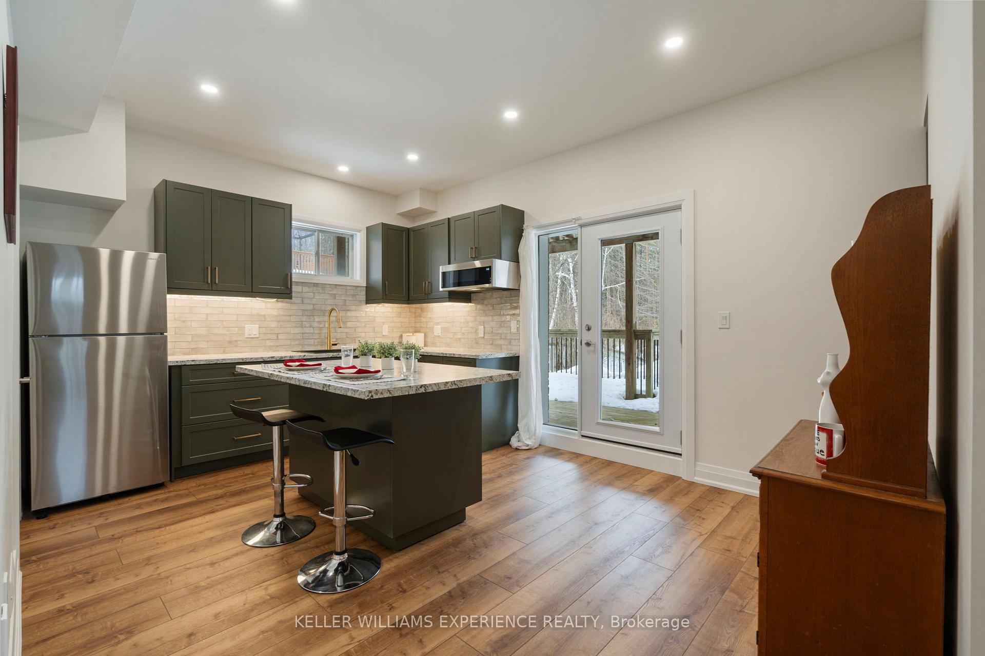 Photo 42 of 61 Grant's Way, Barrie, Ardagh — HOMEH