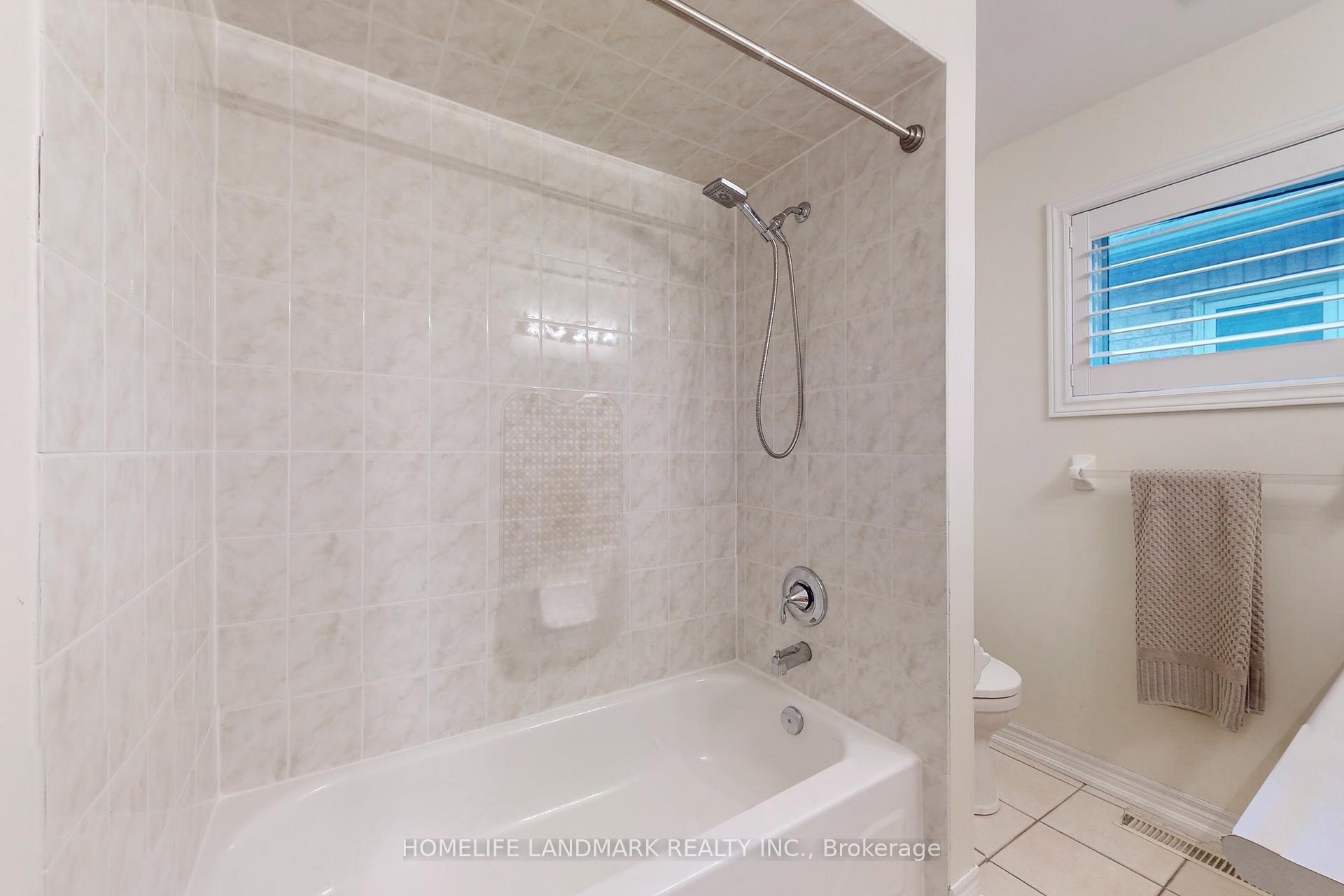 Photo 35 of 27 Navarre Street, Richmond Hill, Langstaff — HOMEH