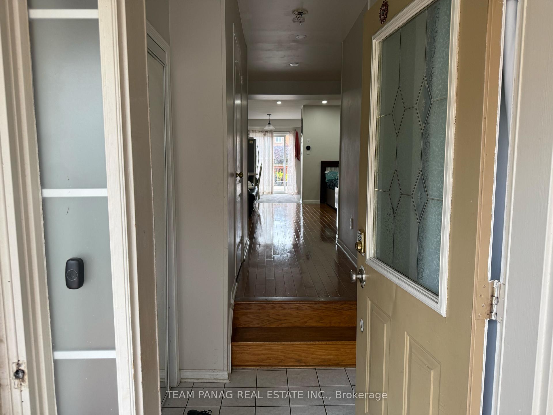Photo 2 of 239 Sunny Meadow Boulevard, Brampton, Sandringham-Wellington — HOMEH