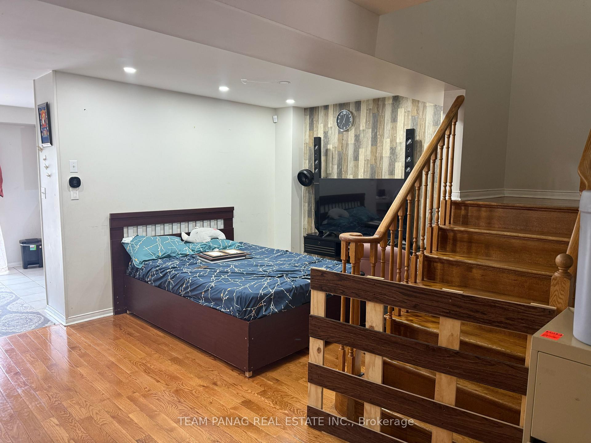 Photo 4 of 239 Sunny Meadow Boulevard, Brampton, Sandringham-Wellington — HOMEH