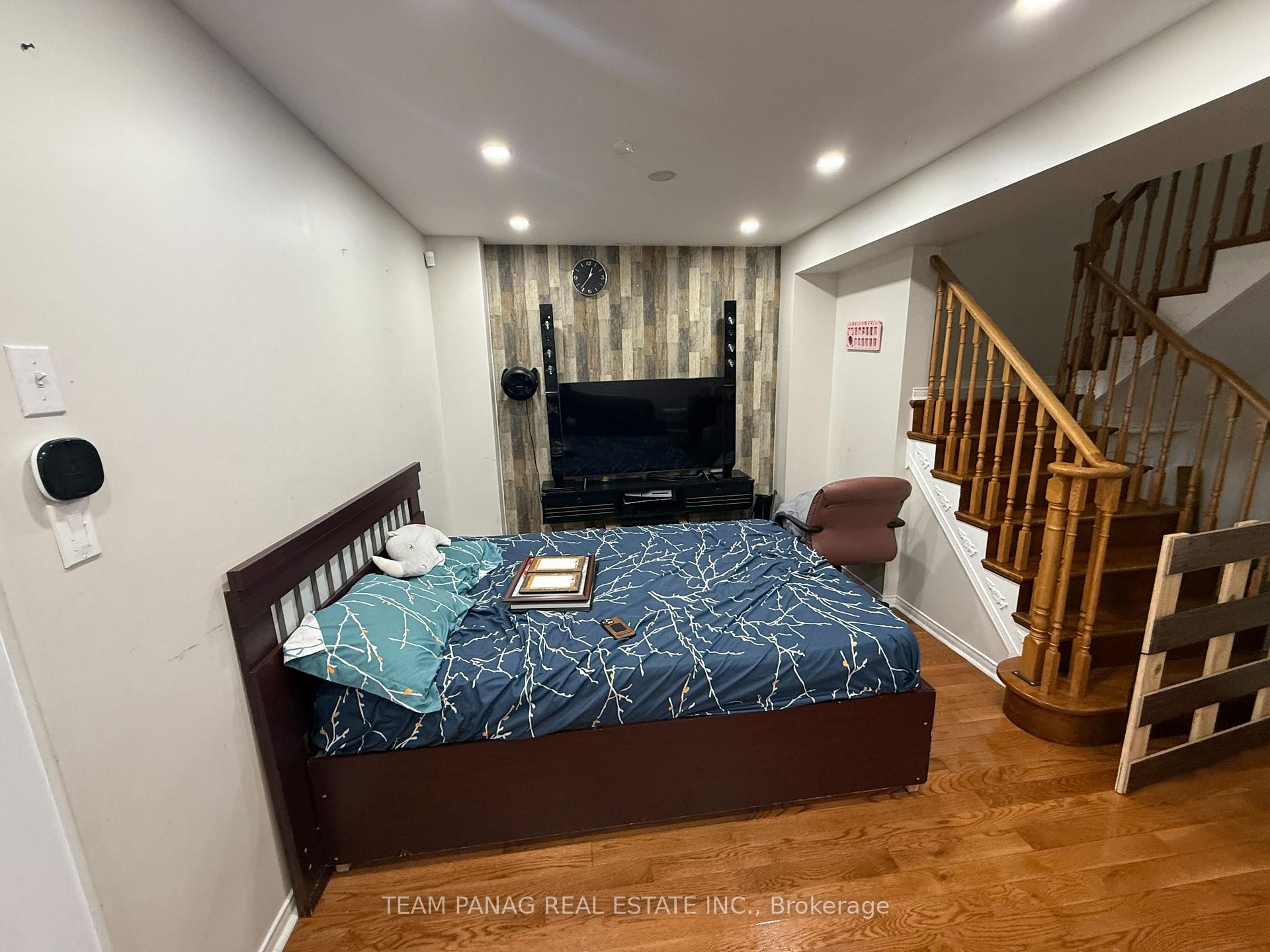 Photo 5 of 239 Sunny Meadow Boulevard, Brampton, Sandringham-Wellington — HOMEH
