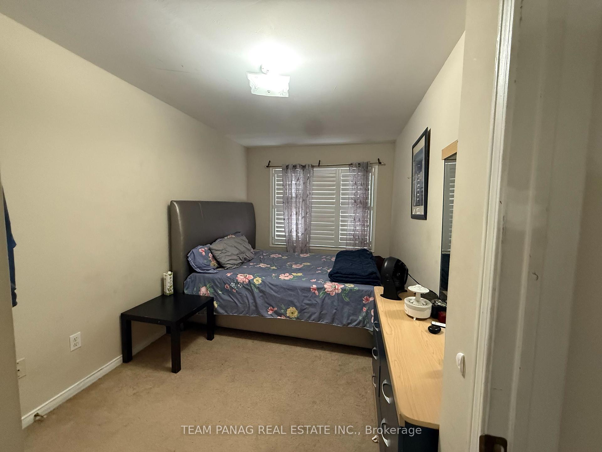 Photo 10 of 239 Sunny Meadow Boulevard, Brampton, Sandringham-Wellington — HOMEH