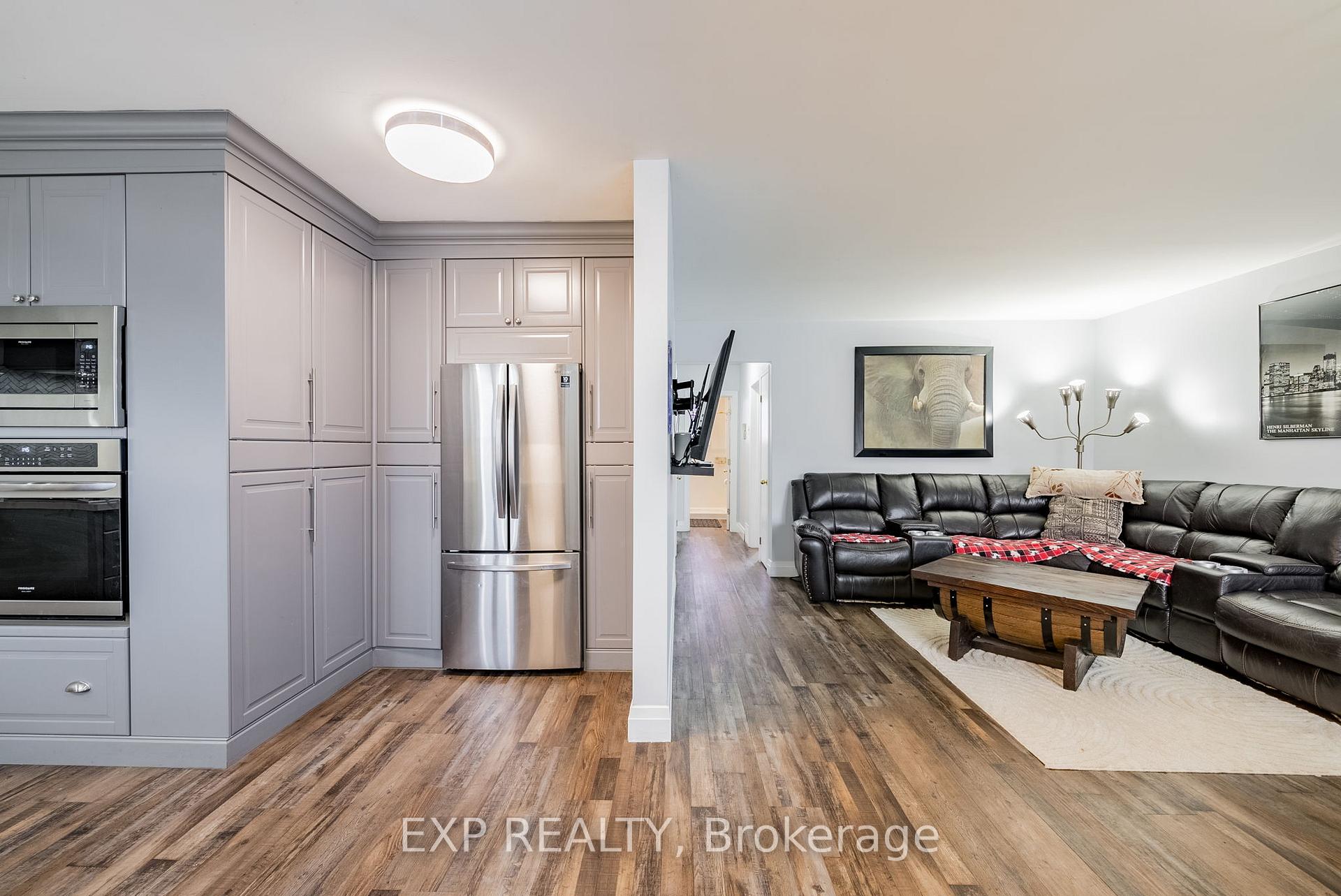 Photo 3 of 657 Lakeview Avenue, Oshawa, Lakeview — HOMEH