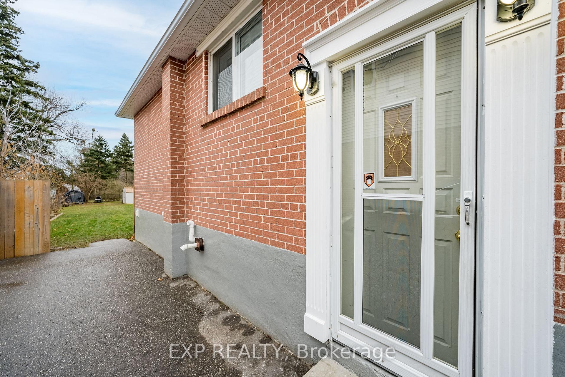 Photo 14 of 657 Lakeview Avenue, Oshawa, Lakeview — HOMEH