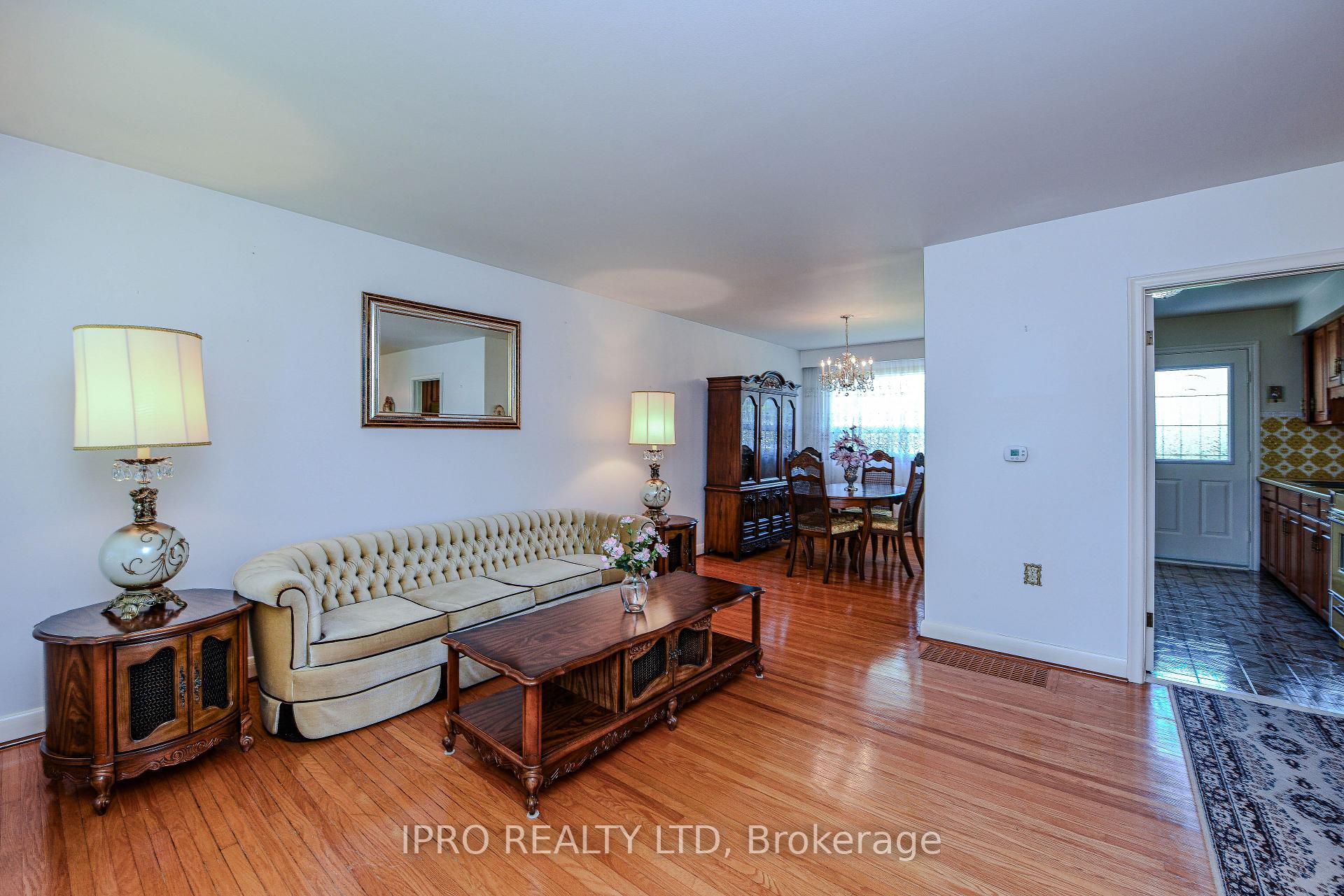 Photo 6 of 13 Morpeth Road, Brampton, Brampton East — HOMEH