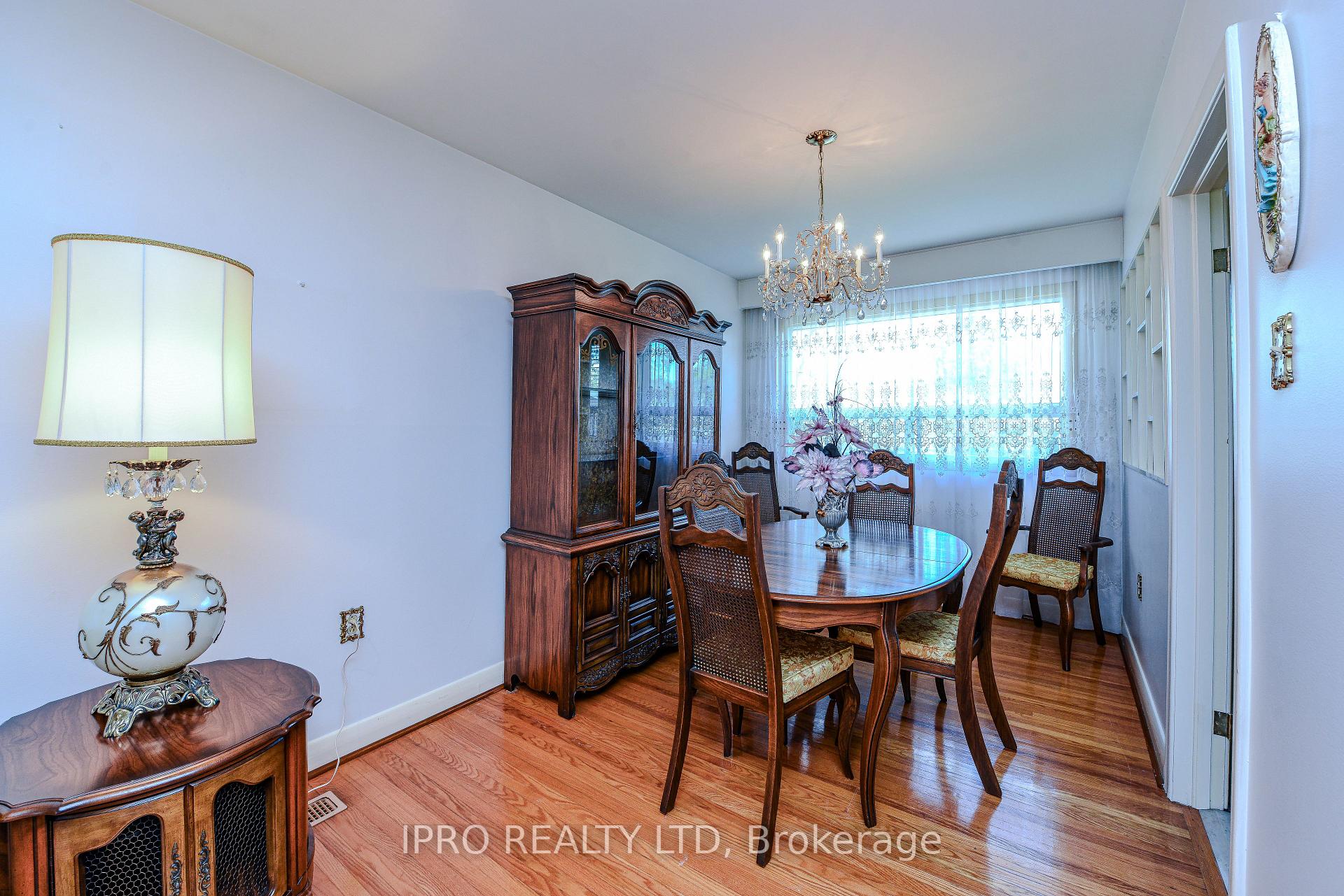 Photo 8 of 13 Morpeth Road, Brampton, Brampton East — HOMEH