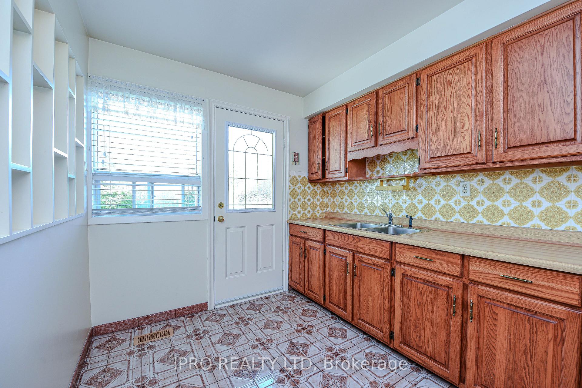 Photo 18 of 13 Morpeth Road, Brampton, Brampton East — HOMEH