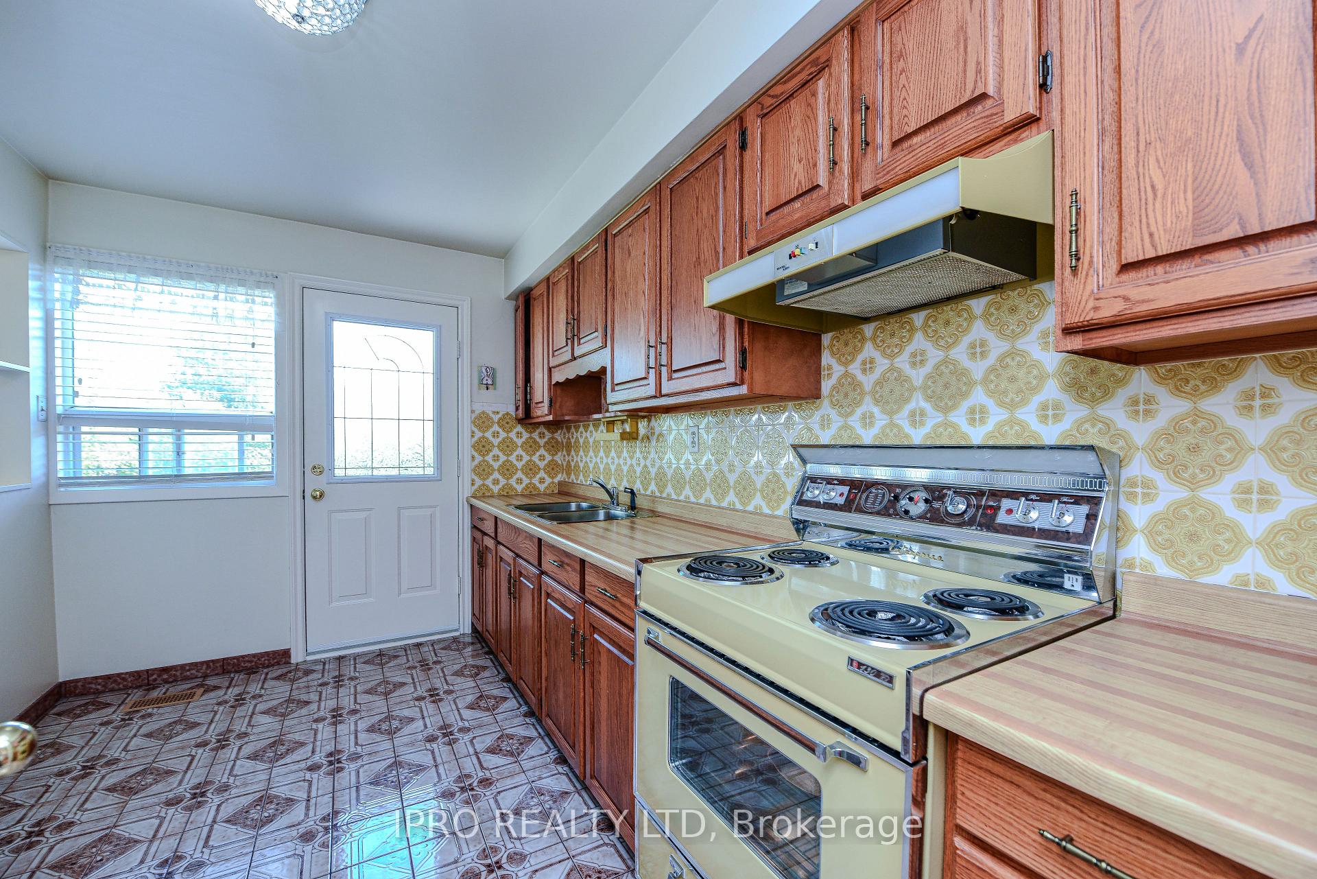 Photo 19 of 13 Morpeth Road, Brampton, Brampton East — HOMEH