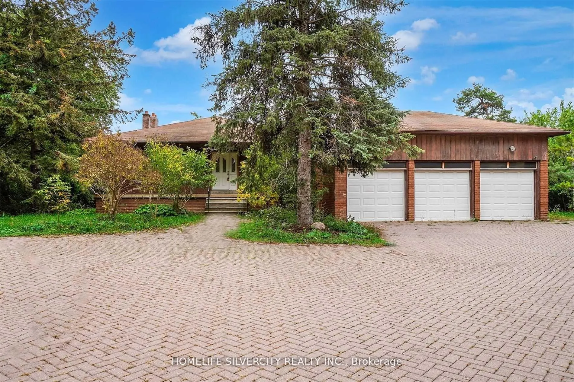 Front of 4395 Castlemore Road
