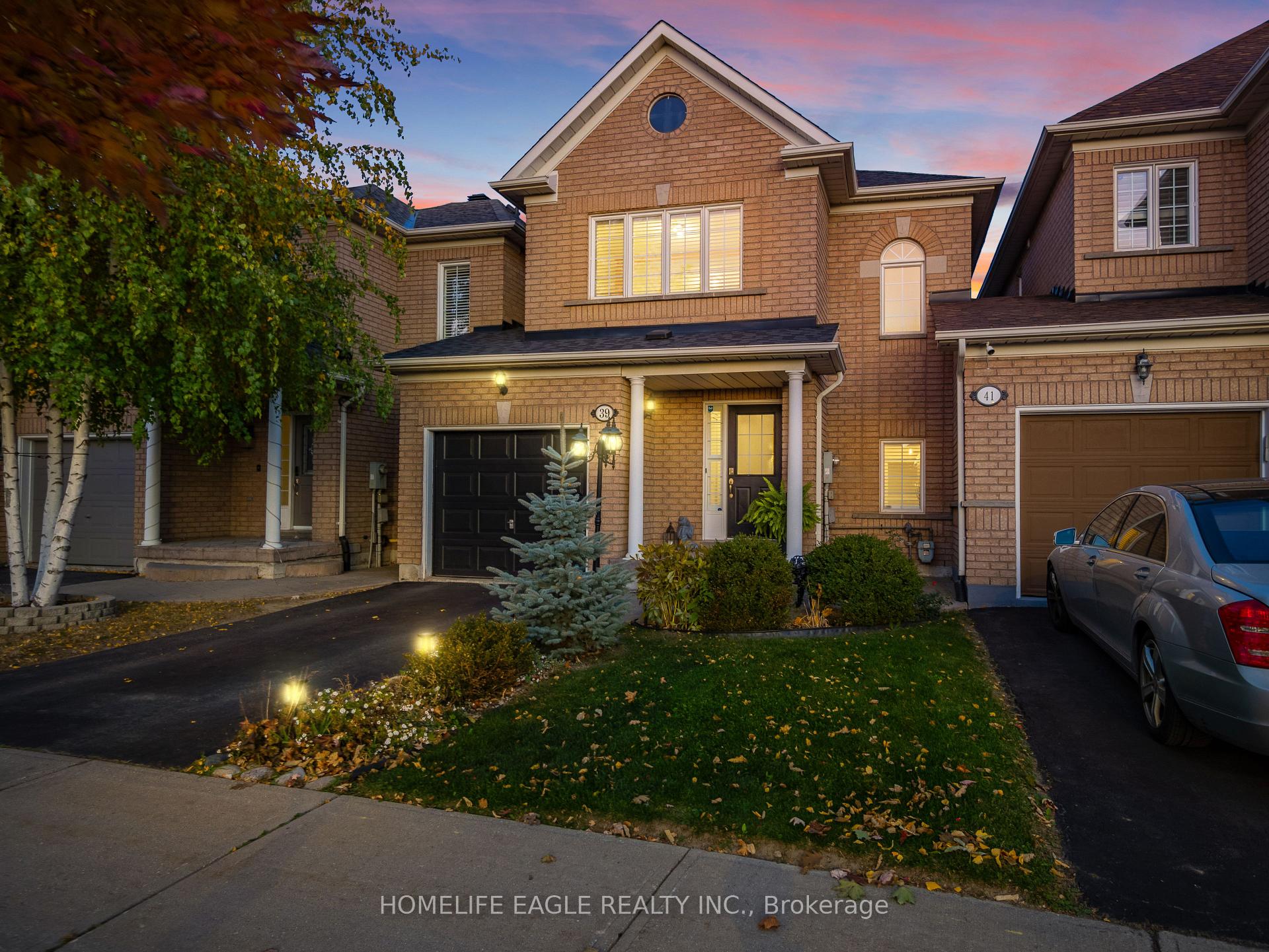 Photo 1 of 39 Walkview Crescent, Richmond Hill, Oak Ridges — HOMEH