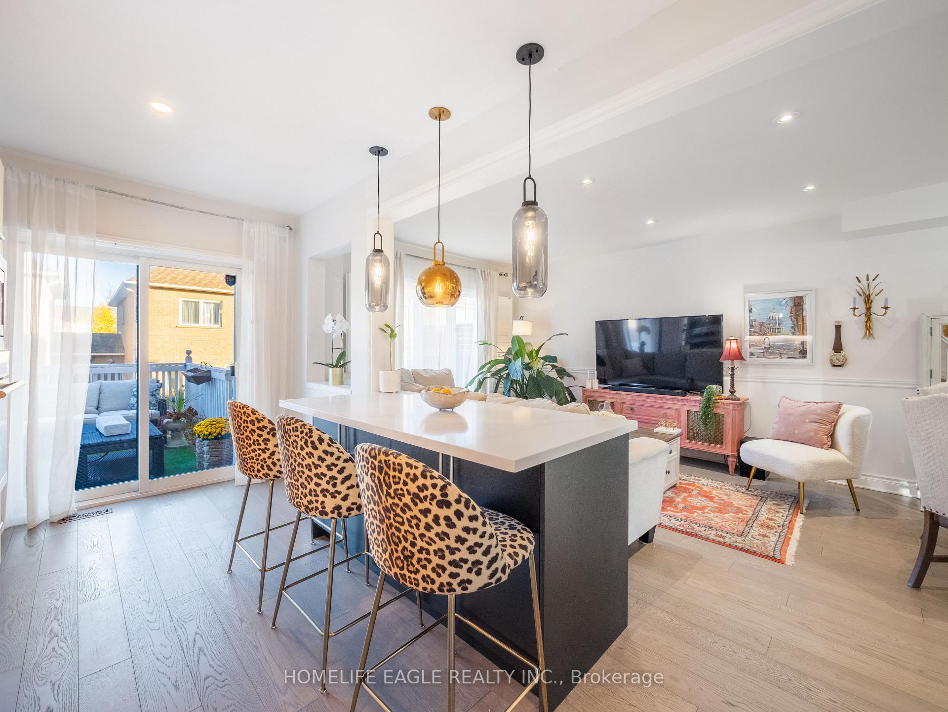 Photo 8 of 39 Walkview Crescent, Richmond Hill, Oak Ridges — HOMEH